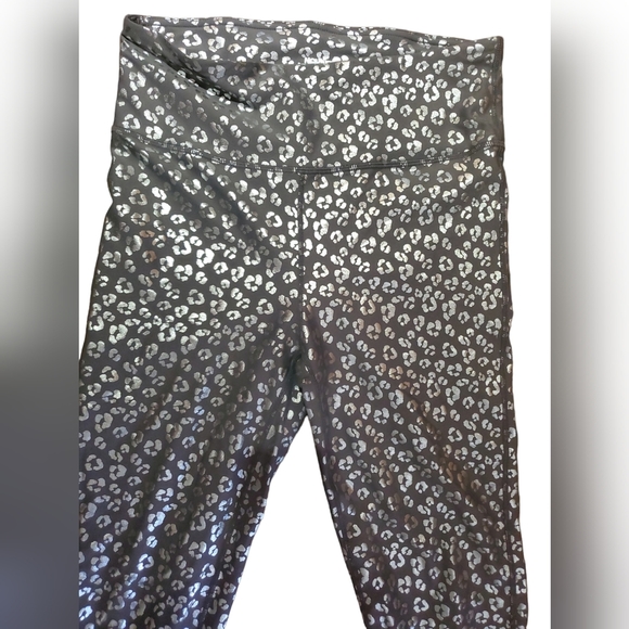Fashion Nova Pants - Nova Sport silver Metallic leggings NWOT size XL
